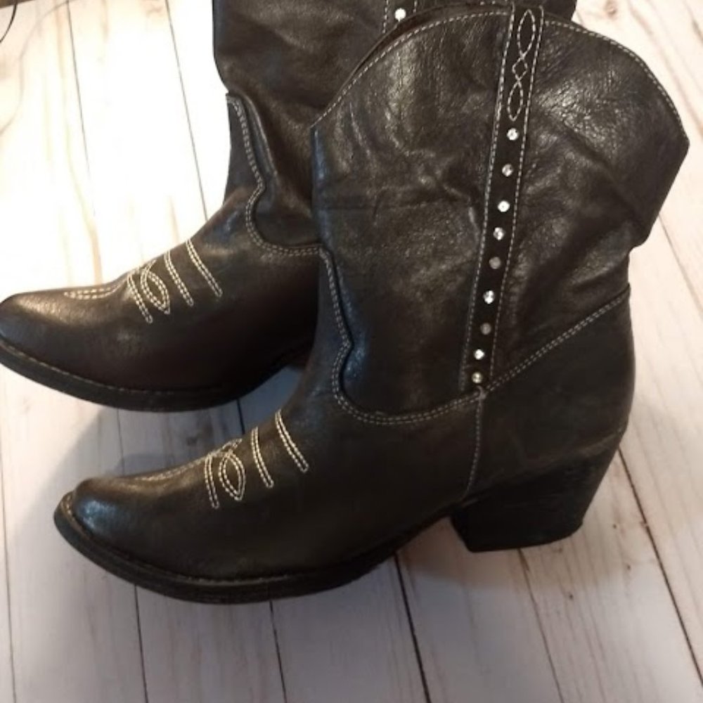 Very Volatile Brown Boots , Size 7 and 1/2